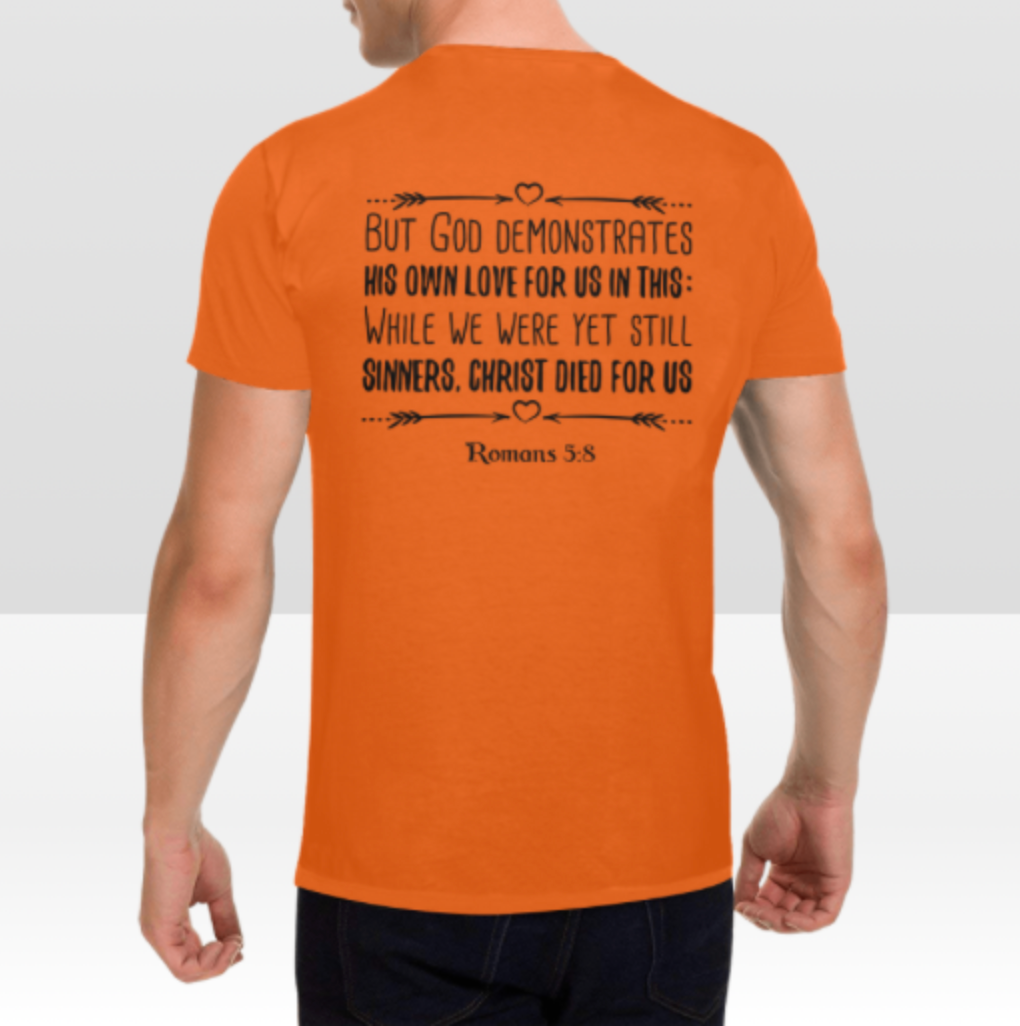 ROMANS 5:8 MENS T-SHIRT